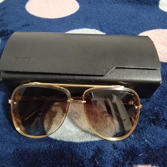 Dita Glasses - Picture 1 of 3